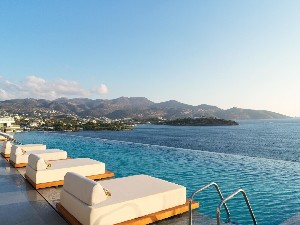 Infinity pool