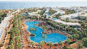 Hotel cu piscină