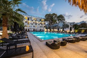Hotel s bazénem