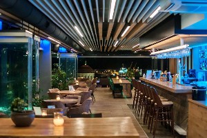 Highrise Roof Bar