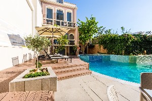 Hotel s bazénem