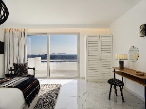 Sanctuary 2 Bedroom Villa sea view with pr. pool