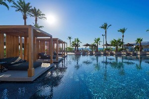 Hotel s bazénem