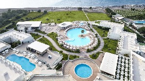 Camere cu piscină comună