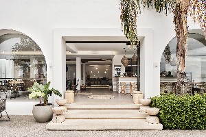 Hotel Entrance 