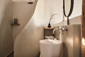 Classic Double Room Bathroom 