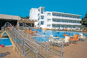Hotel s bazénem