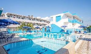 Resort s bazénem