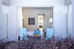 Standard FamilyRoom (PoolView)