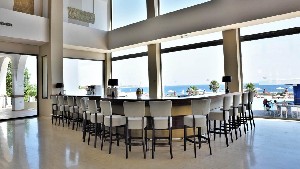 Restaurant/bars