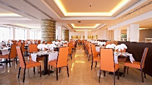 Restaurant/bars