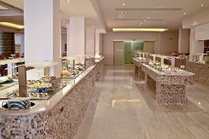 Restaurant/bars