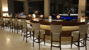 Restaurant/bars