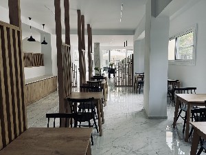 breakfast area room