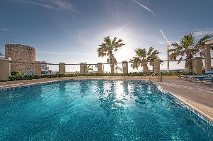 Piscină
