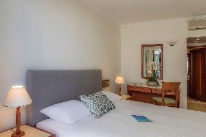 Twin Room (LateralSeaView)