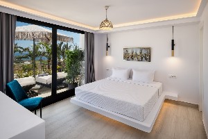2 Bedroom Suite (SeaView)