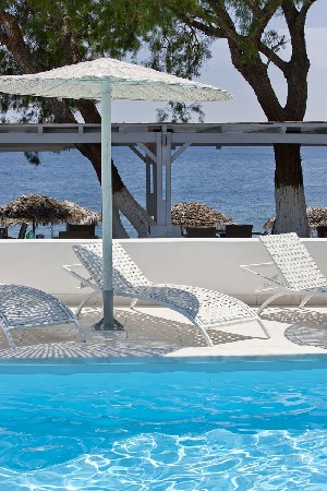 pool bar area