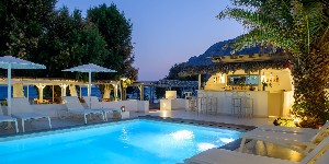 pool bar-restaurant