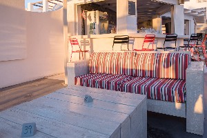 Pool Bar
