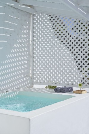 Superior Room with Jetted tub & Caldera View