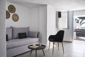 Junior Suite with Jetted Tub & Garden View