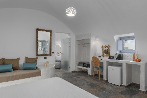 Comfort Suite Indoor Jacuzzi