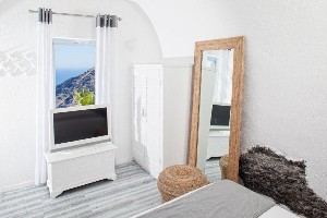 Honeymoon Suite Caldera View