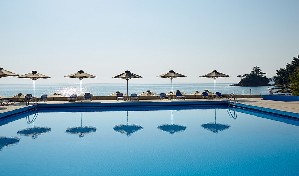 Resort s bazénem
