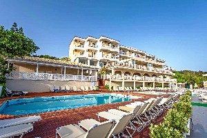 Hotel s bazénem