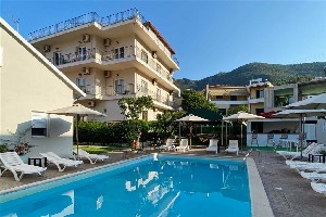 Hotel s bazénem