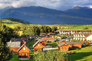 (Slovensko, Žilinský kraj, Liptovský Trnovec) - AQUAPARK TATRALANDIA - HOLIDAY VILLAGE - Ubytování se snídaní, lanovkami a vodními parky