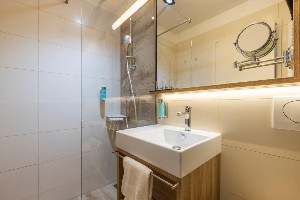Superior Room (HarborView, Balcony)
