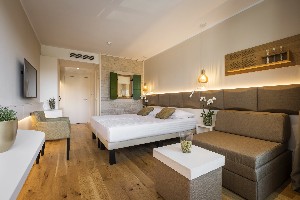 FamilyRoom 