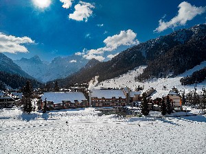 Hotel KOMPAS wakacje