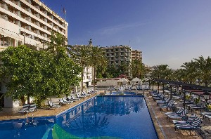 Hotel s bazénem