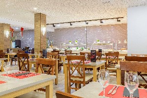 Restaurant/bars