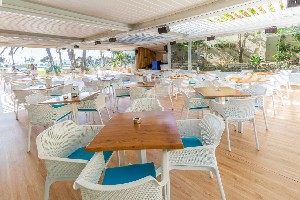Restaurant/bars