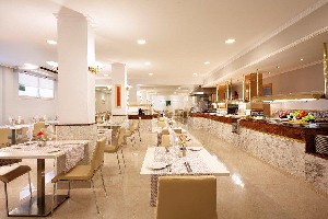 Restaurant/bars