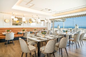 Restaurant/bars