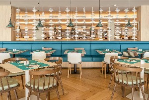 Restaurant/bars