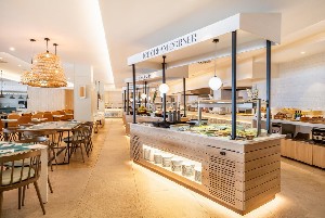 Restaurant/bars