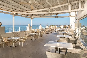 Restaurant/bars