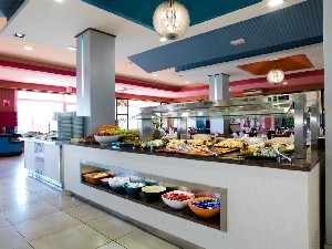 Restaurant/bars