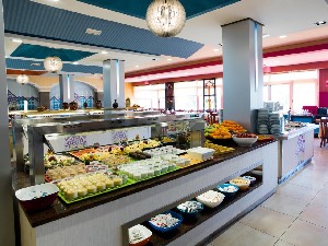 Restaurant/bars