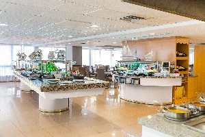 Restaurant/bars