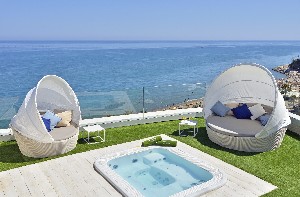 The Level Whirlpool