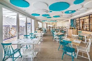 Restaurant/bars