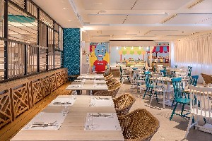 Restaurant/bars