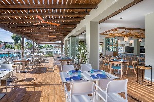 Restaurant/bars